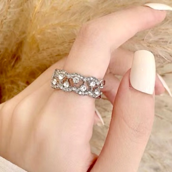 Shiny Elegant Rhinestones Ring - Picture 1 of 7